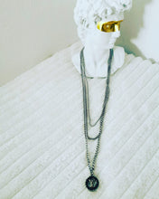 Charger l'image dans la galerie, Collier retravaillé LOUIS VUITTON